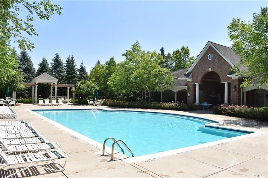 2 bed, 1500 sqft, $1,950 — Photo 3