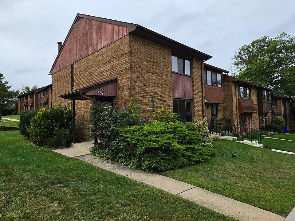 5870 Chipwood Ct #8-01