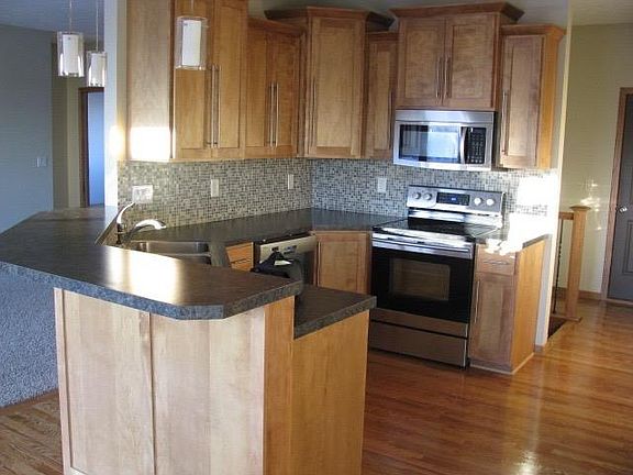 4th image of 5914 S 97th St