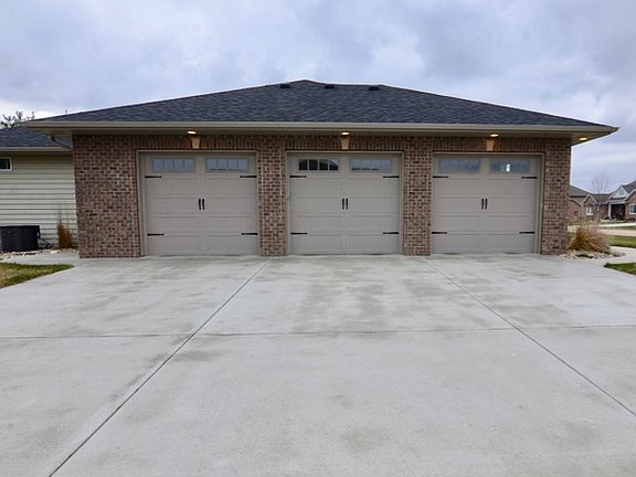 3 car oversized garage