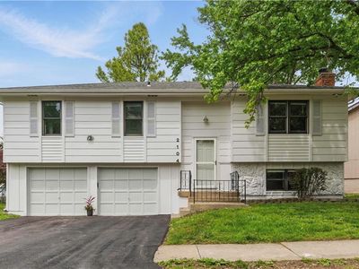 2104 E Taylor Dr, Olathe, KS, 66062