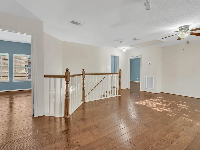 20002 Barton Creek Ct — Photo 35