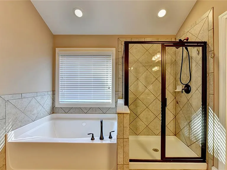 3709 Union Park Dr — Photo 45