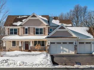 2110 Valley Creek Ln, Shakopee, MN 55379