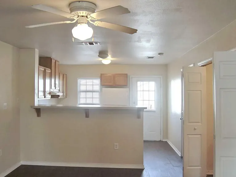Cantibury Pointe Apartments — Photo 11