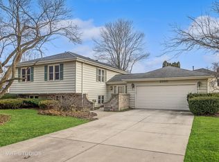 2050 Spring Green Dr, Wheaton, IL 60189