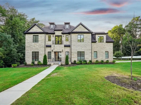 5850 Kayron Dr, Sandy Springs, GA 30328