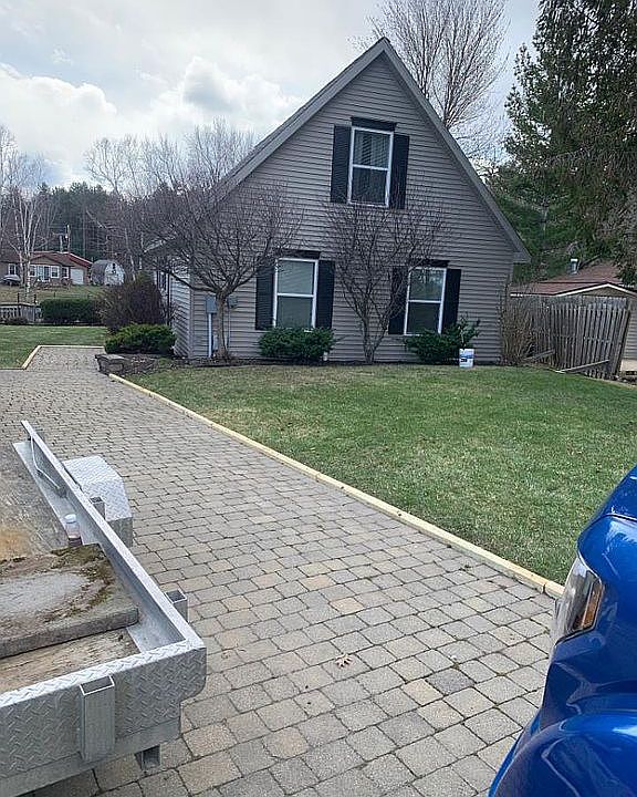 2nd image of 288 E Grace Ct
