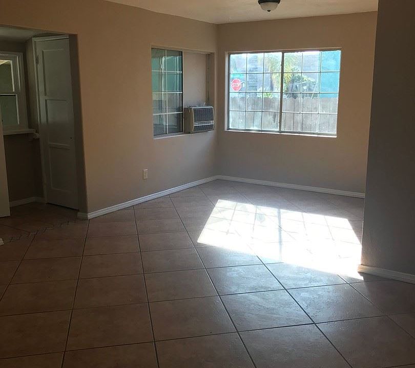 1st image of 1294 W 25th St