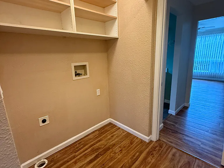 1045 Anzio St — Photo 8