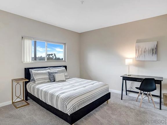 5th image of 4041 Oakcrest Dr Unit 401