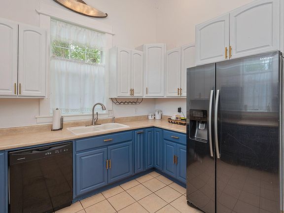 5th image of 938 5th St