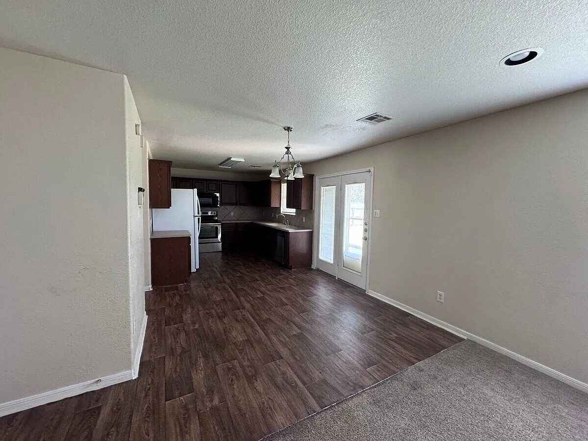 2201 Riley Dr, Killeen — Photo 3