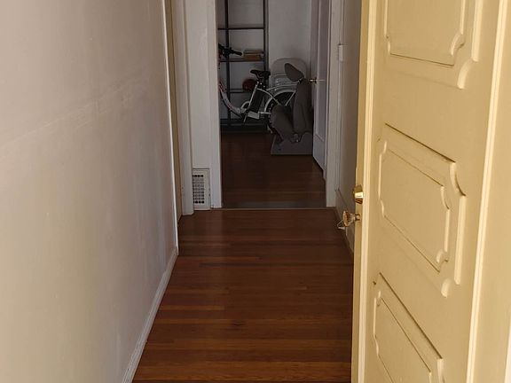 3rd image of 91 N Sierra Bonita Ave #1