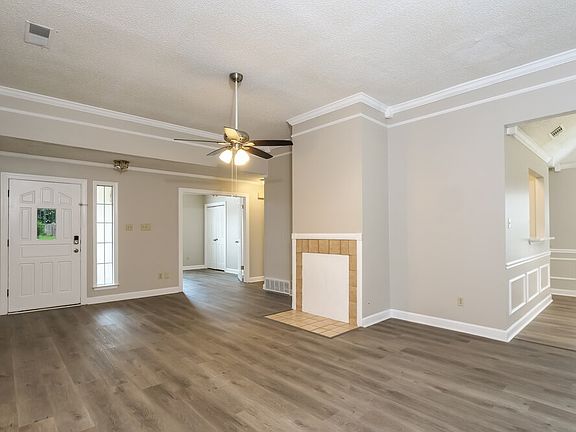 4th image of 6643 Collins Way Dr