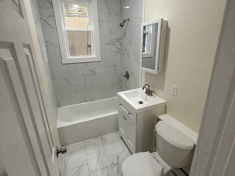 310 Danforth Ave #2 — Photo 6