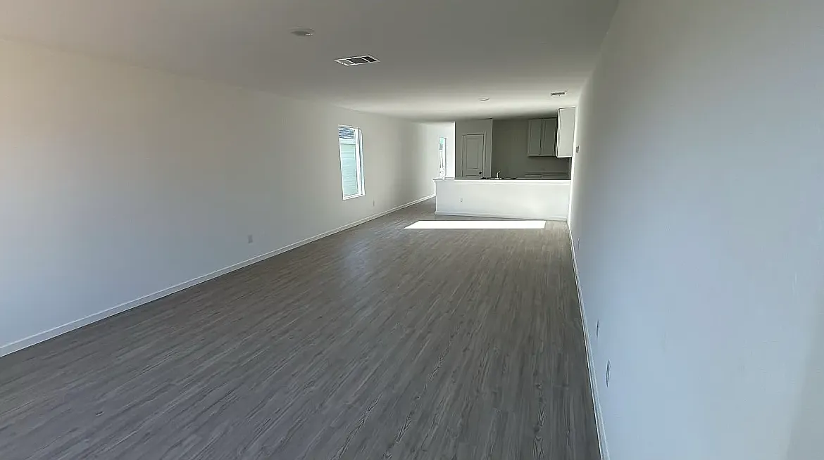 4 bed, 1600 sqft, $1,800 — Photo 4