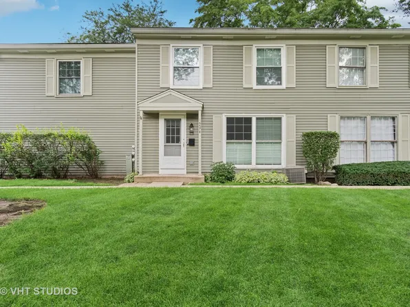 1657 Williamsburg Ct APT E, Wheaton, IL 60189