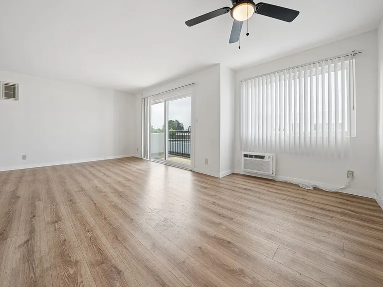 16900 Parthenia St #8625 — Photo 51