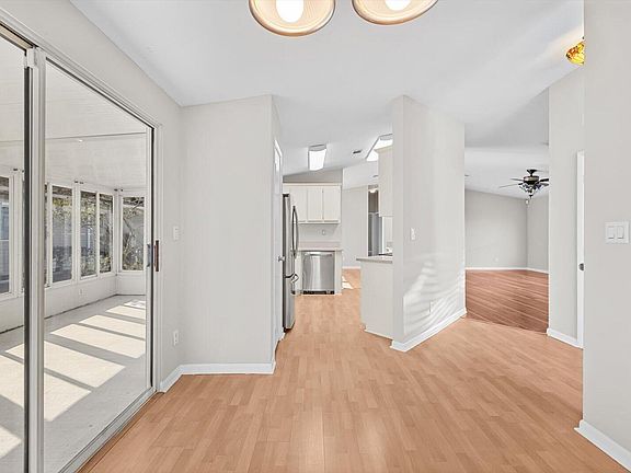 5th image of 8527 Marlberry Court