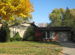 621 S School St, Lombard, IL 60148