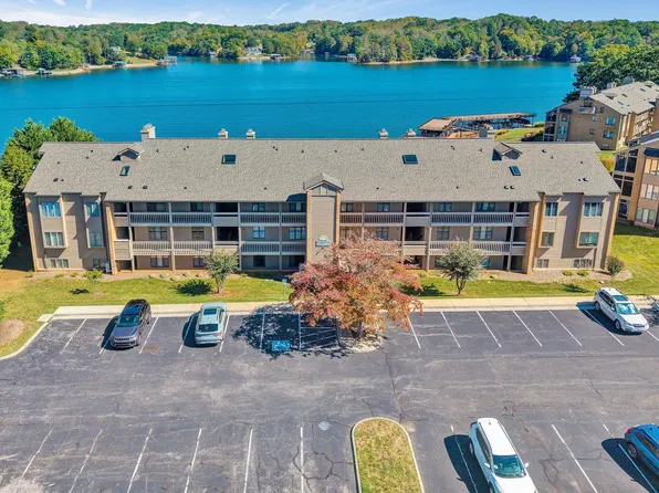 835 Gangplank Rd Unit 108, Moneta, VA 24121