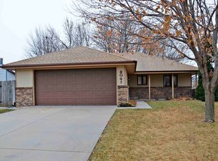 8041 Lowell Ave, Lincoln, NE 68506