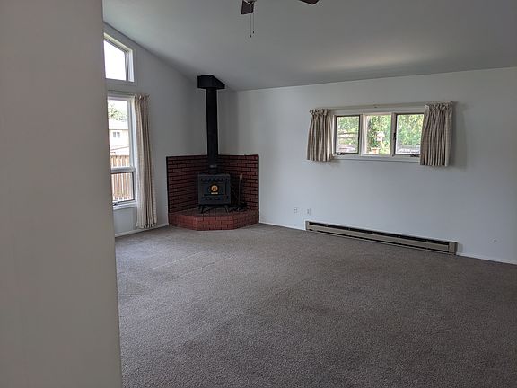 5th image of 1049 Parkhill Dr
