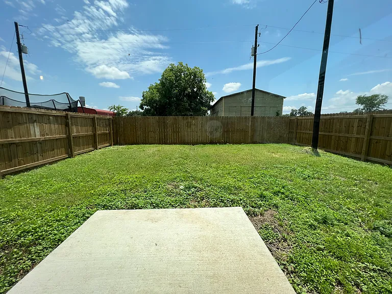 1014 E Fannin St — Photo 15