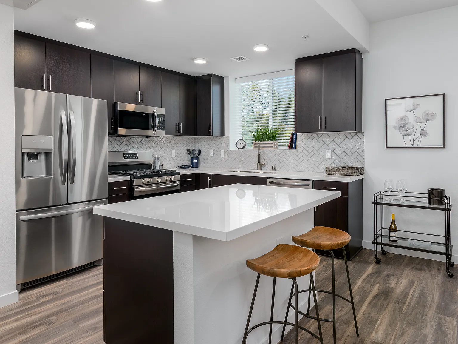 Vantage Apartments — Photo 2