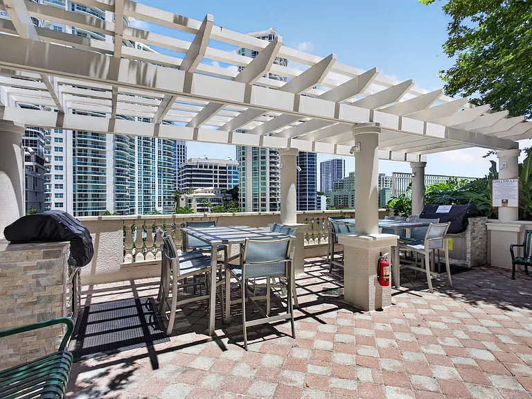 511 SE 5th Ave #1102 — Photo 40