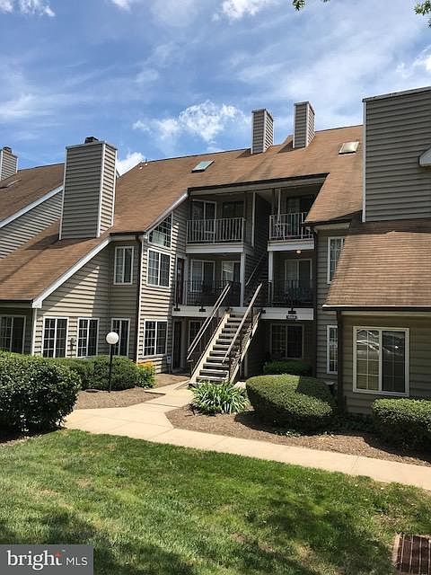 1st image of 10811 Amherst Ave #10811