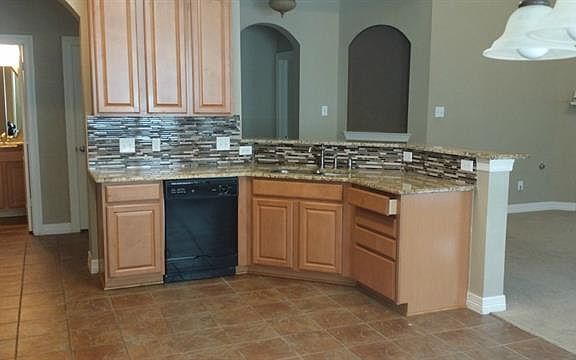 5th image of 1705 Bluebird Dr