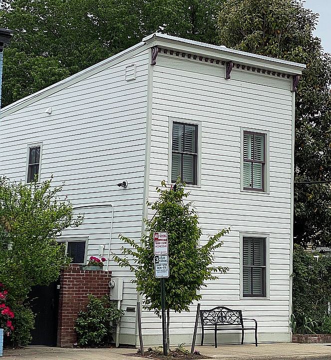 2nd image of 404 N Patrick St