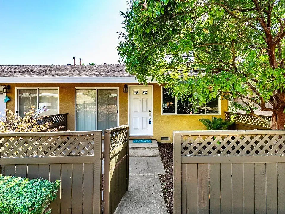 5011 Bremner Way #4