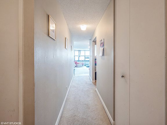 3rd image of 3660 N Lake Shore Dr APT 404