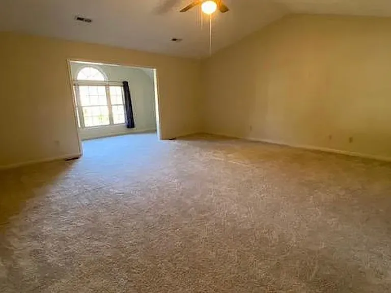 110 Melvins End — Photo 12