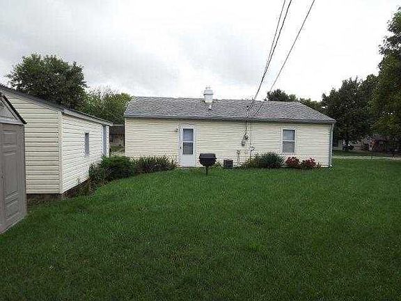 2nd image of 802 Eberhart Dr