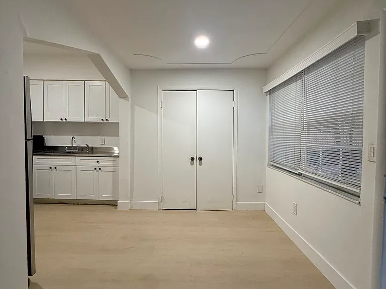 119 NE 56th St #3 — Photo 10