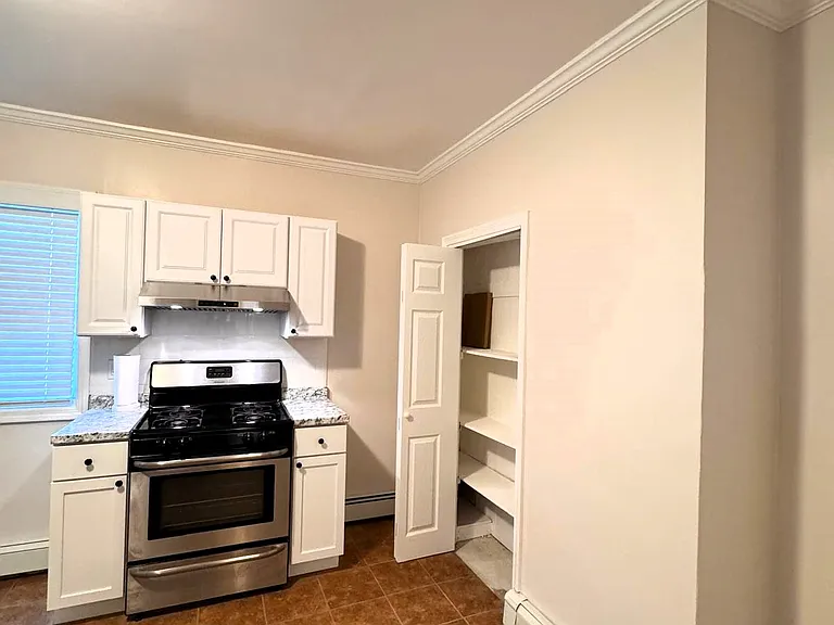 38 Hunting St #1 — Photo 2