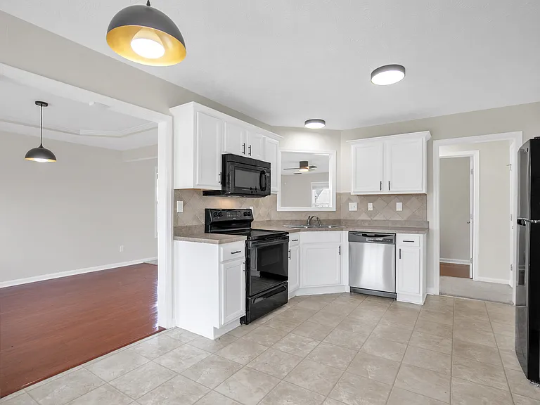5020 Windflower Dr — Photo 13