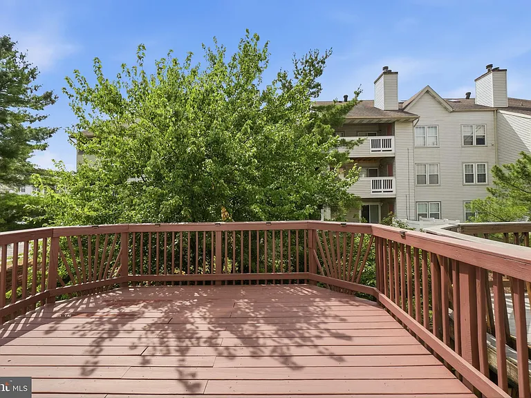 14247 Oxford Dr — Photo 11