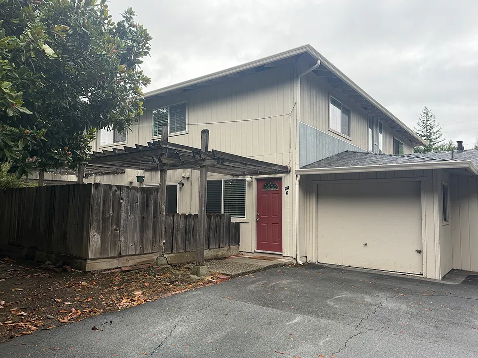 24 Meadow Way #C