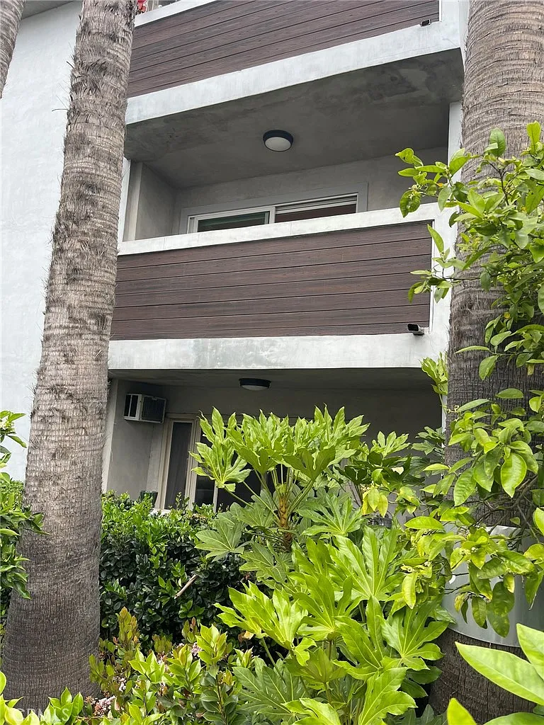 2 bed, 1140 sqft, $3,750 — Photo 2