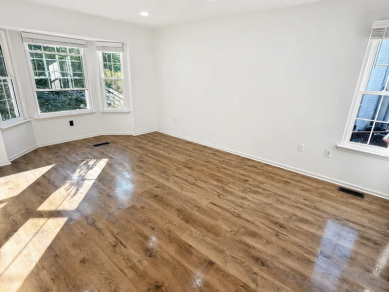 101 Laurel Cir — Photo 11