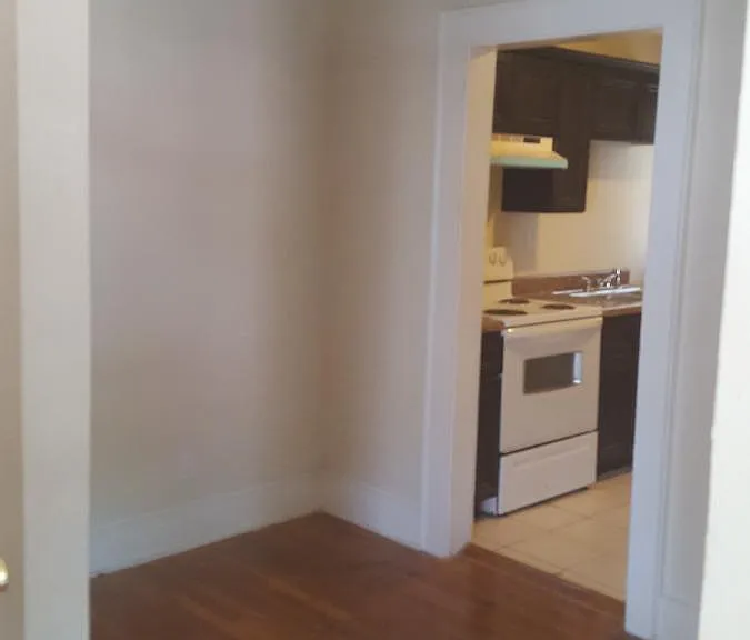 817 W 37th St #1 — Photo 3