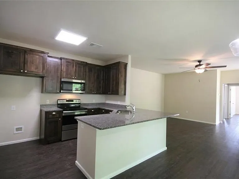 614 Railroad Ave #100 — Photo 4