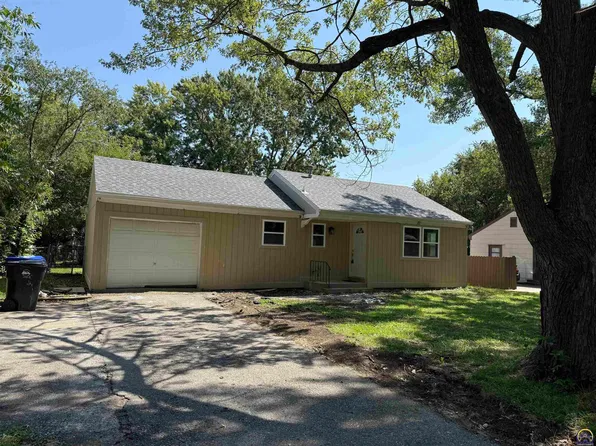 2416 SW Moundview Dr, Topeka, KS 66614