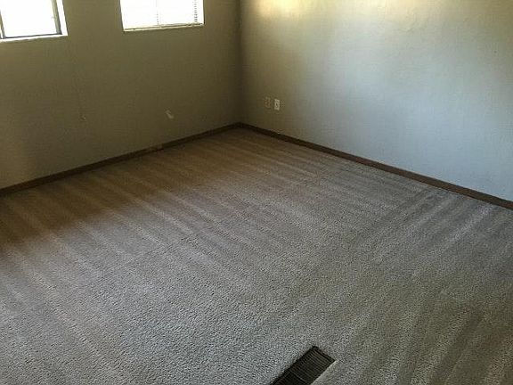 4th image of 569 Oakland Ave E APT A