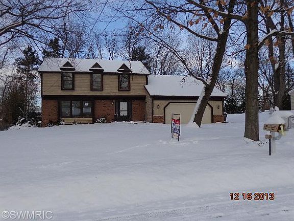 2nd image of 1745 Greenbriar Dr